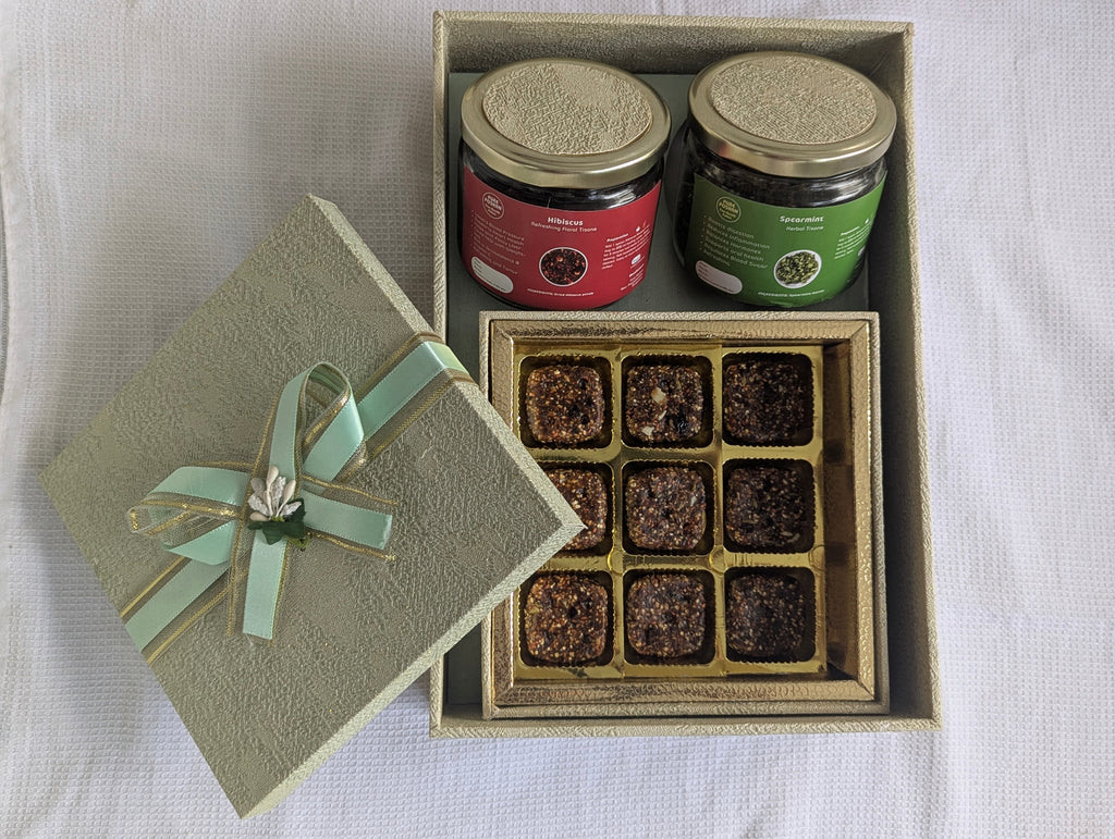 Gift set with jars and a box of energy bars by Potion Power
